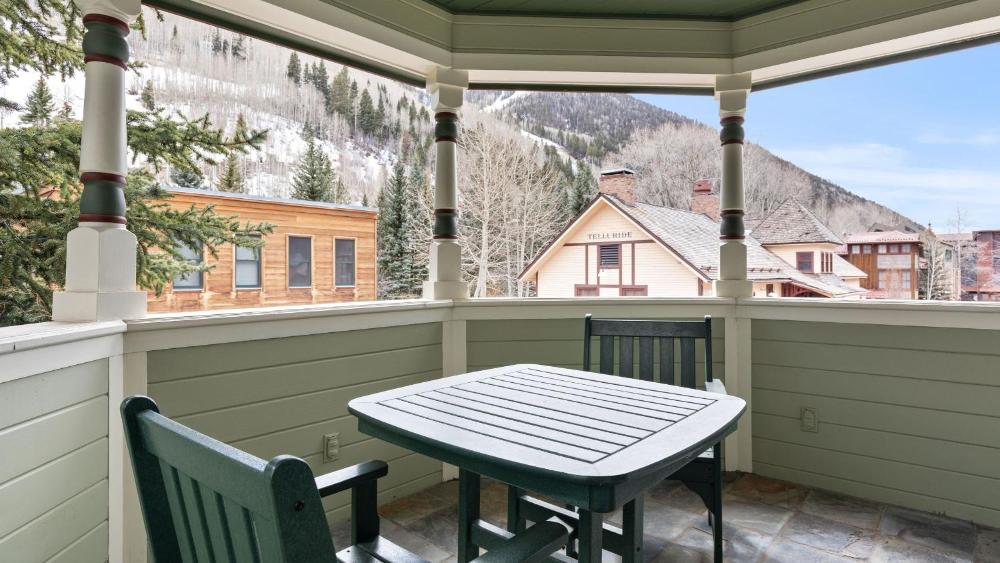 Legacy House by AvantStay Beautiful 4BDR Home in Great Location w Hot Tub